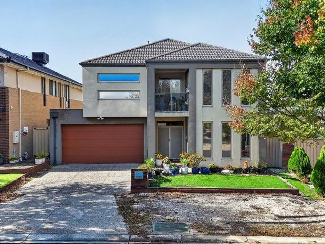 Prime Caroline Springs Living in an Unbeatable Location