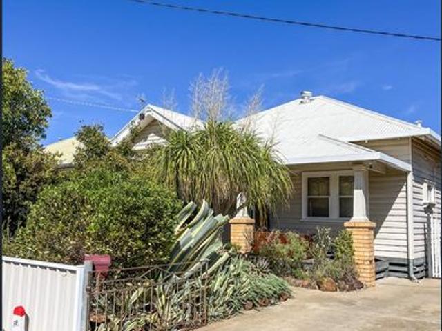 Prime CBD Location Spacious 3 Bedroom Home