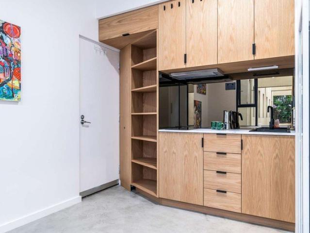 Prime CBD Studio | $360pw Rental Return | Steps to Carlton Gardens & RMIT