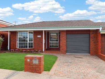 Warrnambool, Woolsthorpe - Garden, Parking