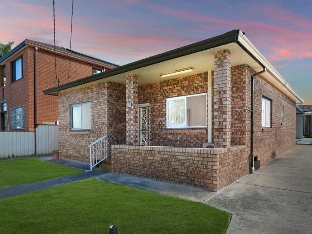 Prime chance to capitalise on a convenient address plus 5% return on investment