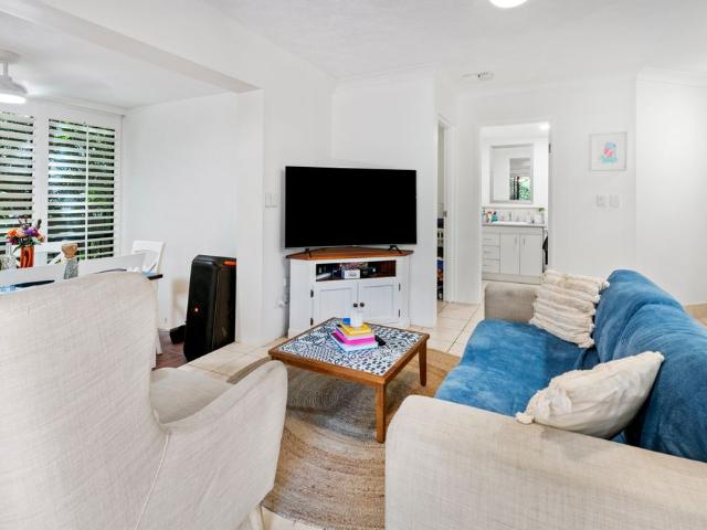 Prime Chevron Island Location with Large Private Patio