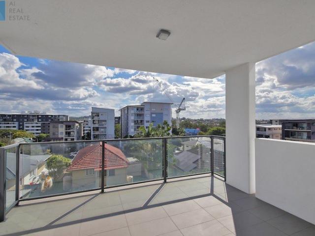 Prime Chermside Investment: Stylish 2B2B Apartment in a Highly Sought After Hub