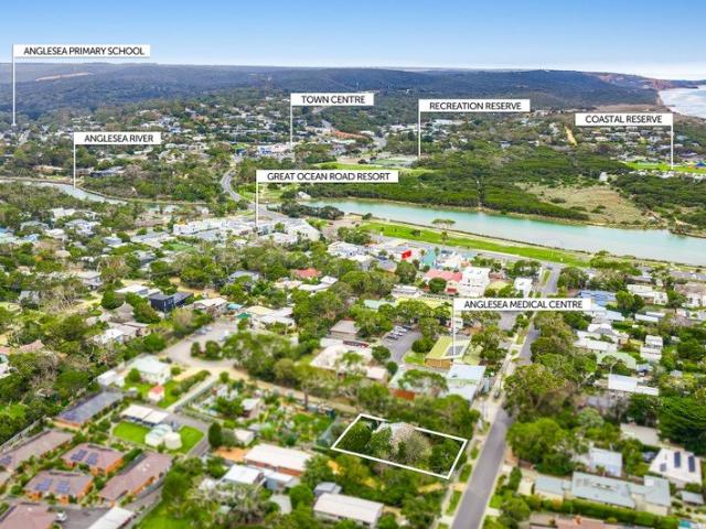Prime Coastal Opportunity in Blue Chip Pocket