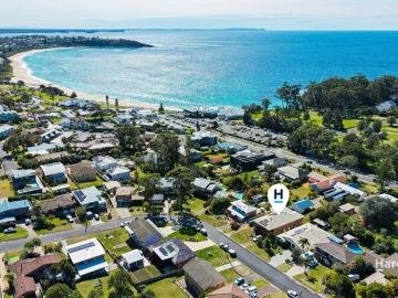 Blue Chip Living: Ground Floor, 600m to the Sand