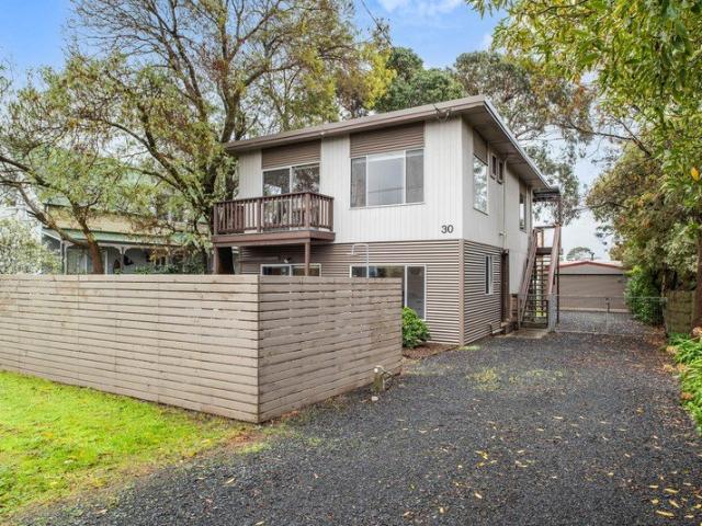 Prime Cowes Location with Entertaining Appeal