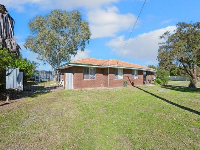 RENT or NEST Corner Block with 4x1 * Open Sat 25th July 12 to 12.30pm
