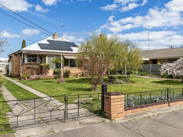 Prime Development Potential on a Generous 1,265m² Allotment STCA