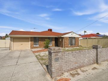 PRIME DEVELOPMENT SITE + 4X2 BONUS HOUSE