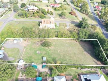 Prime Double Block Opportunity in Picturesque Gunning