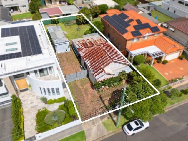 Prime Duplex Site on a Premium 607m² Parcel of Land STCA