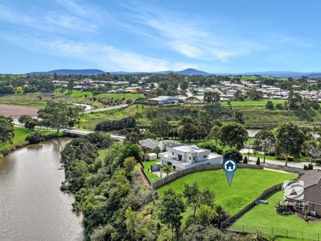 PRIME EASTWOOD BLOCK WITH SCENIC RIVER OUTLOOK