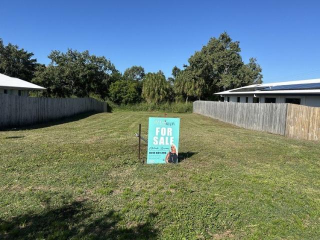 Prime Eimeo Land: Beach Lover's Dream on 965sm block