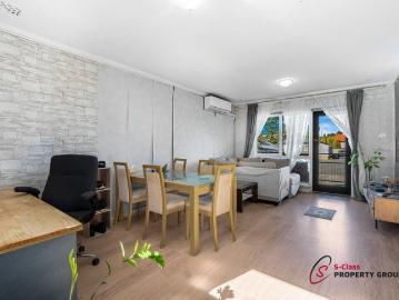 Prime Entry Level Investment or River Precinct Retreat!