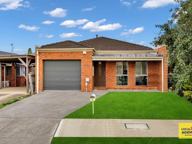 Prime Family Living in the Heart of Hoppers Crossing! $470 PW Bond $2042