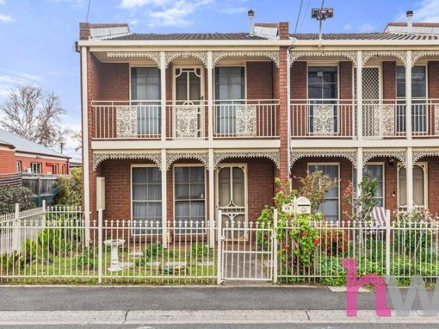 Prime Geelong West Living Steps from Pakington Street