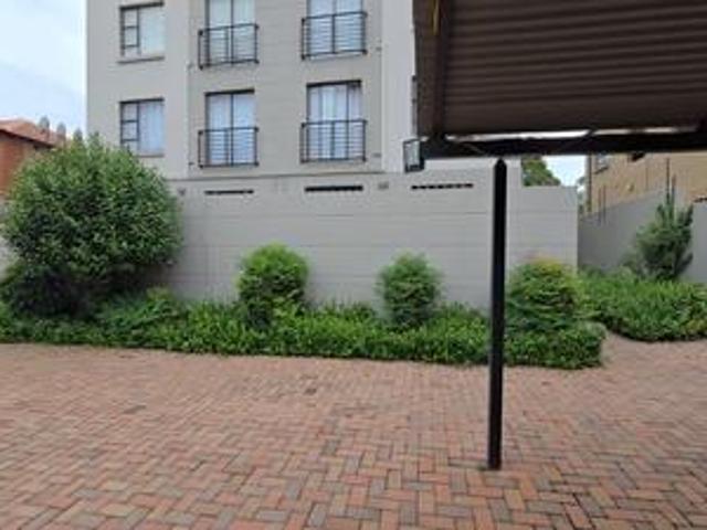 prime ground floor bachelor unit nea.