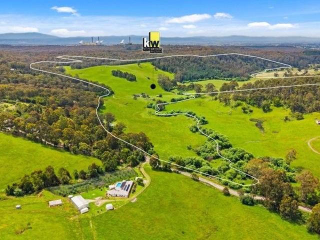 PRIME GRAZING PROPERTY IN PICTURESQUE SURROUNDS