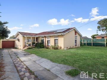 Prime Hampton Park Opportunity on Approx. 653m² Endless Potential in a Premium Location