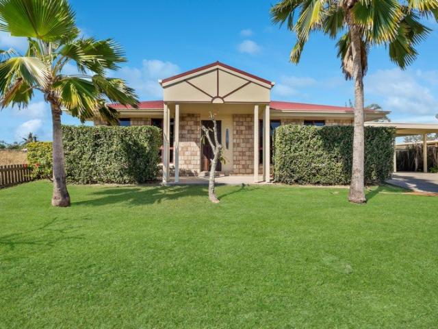 Prime Hay Point Location Room for the Family and Just a stroll to the Beach