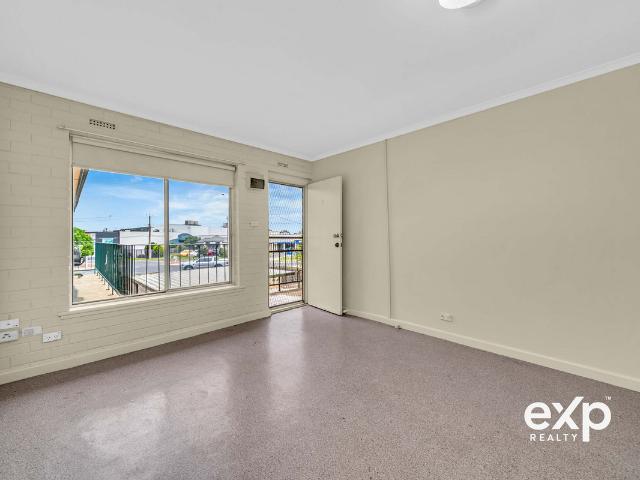 Prime Hillcrest Location | Solid Brick | Great Value – Don’t Miss Out!