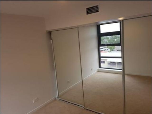 Prime Indooroopilly Location – Stylish 2 Bedroom Apartment