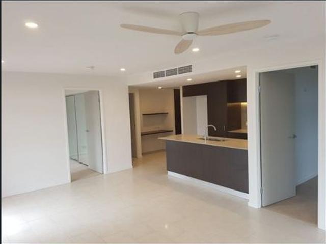Prime Indooroopilly Location – Stylish 2 Bedroom Apartment