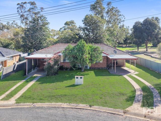 Prime Investment Opportunity: Duplex with immediate rental income