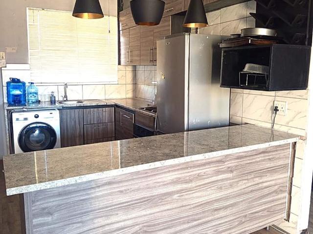 Prime Investment Opportunity – Spacious 2 Bedroom Flat in Westdene