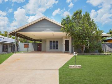 House for sale in Darwin River - Equipped kitchen