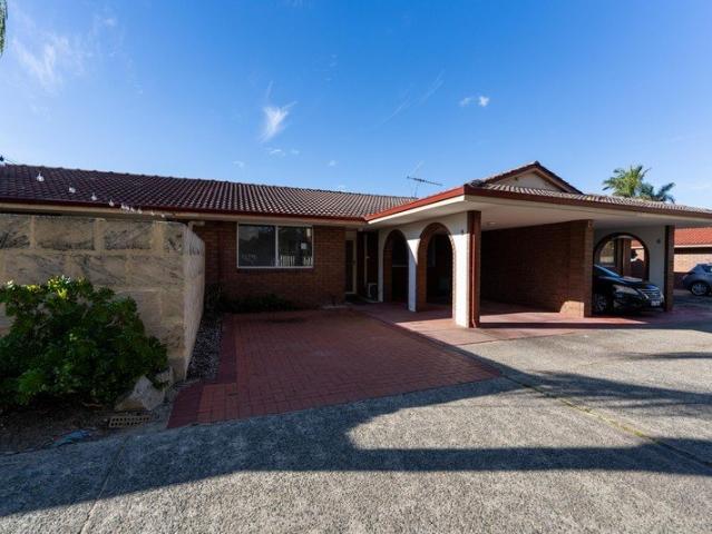 PRIME INVESTMENT & BEACHSIDE LIVING!