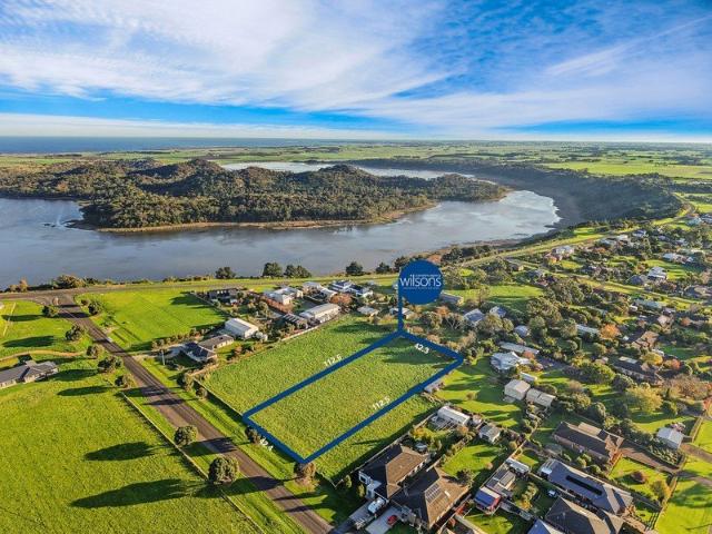 PRIME KOROIT LAND OVER AN ACRE ZONED RESIDENTIAL