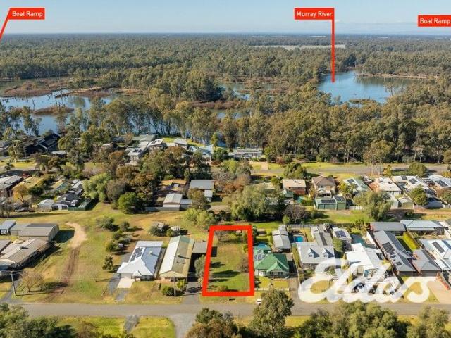 PRIME LAND OPPORTUNITY WITHIN ARM'S REACH OF OVENS & MURRAY RIVERS!
