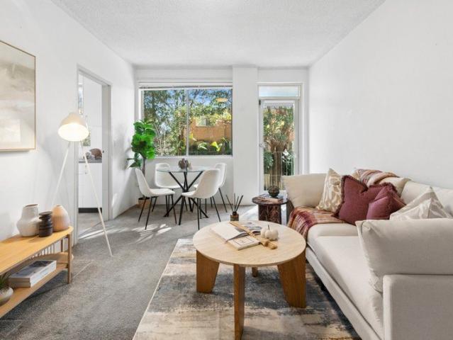 Prime Lane Cove Setting with a Peaceful Outlook