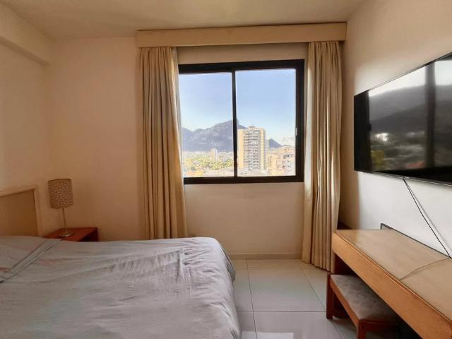 PRIME LEBLON LOCATION w/ CLEAN SERVICE INCLUDED