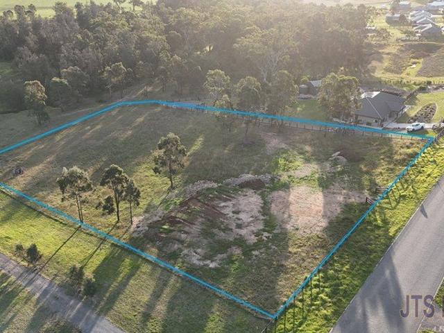 Prime Lifestyle Acreage Ready for Your Dream Home