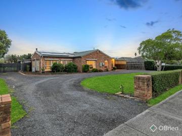 Prime Lifestyle Opportunity with Future Potential on Expansive Landholding