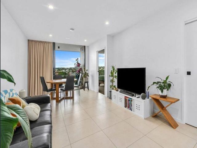 Prime Location 1 Bedroom Apartment in Stones Corner