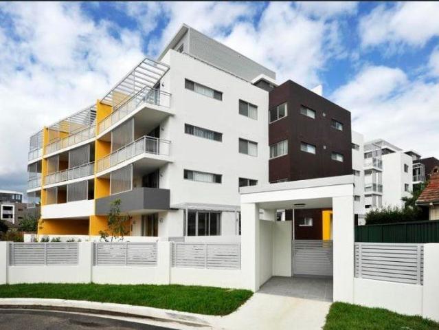 Prime Location 1 Bedroom Unit with Parking!