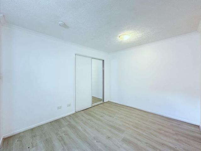Prime Location! 2 Bed, 1 Bath, 1 Car Apartment Near QUT
