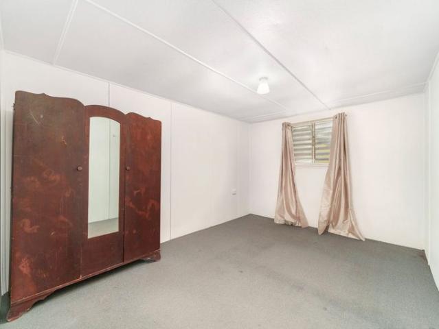 Prime Location 2 Bedroom Unit !