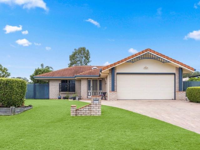 Prime Location, 3 Bedrooms Plus a Pool