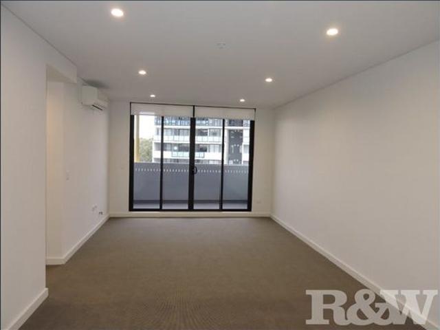 PRIME LOCATION WITH ULTIMATE LUXURY TWO BEDROOM APARTMENT !