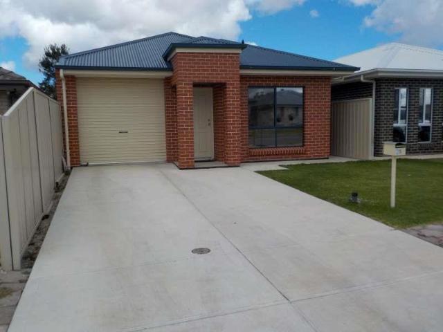 PRIME LOCATION AT GILLES PLAINS !
