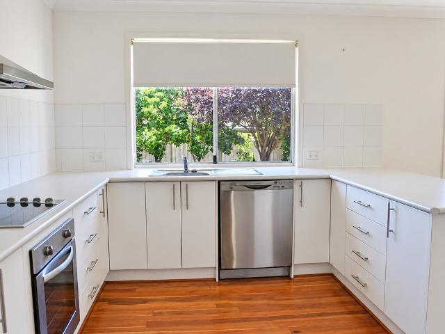 Prime Location Close to Schools & Shops!