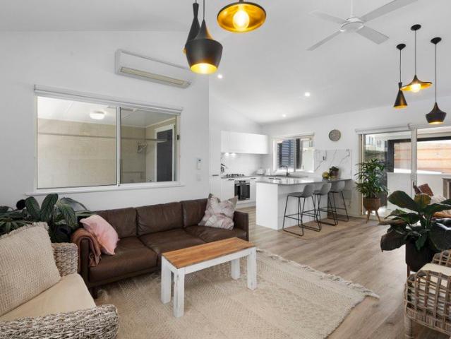 Prime Location Gem On First Avenue!