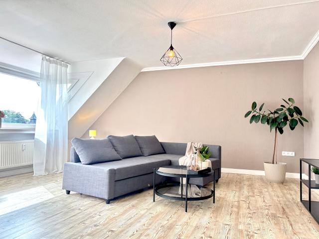 Prime Location in Bremen Schwachhausen – Fully Furnished 90 m² Apartment with Two Balconies, Bremen Amsterdam Apartments for Rent