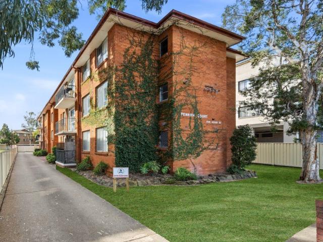Prime Location In Central Penrith!