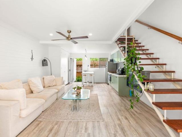 Prime location in Mermaid Beach
