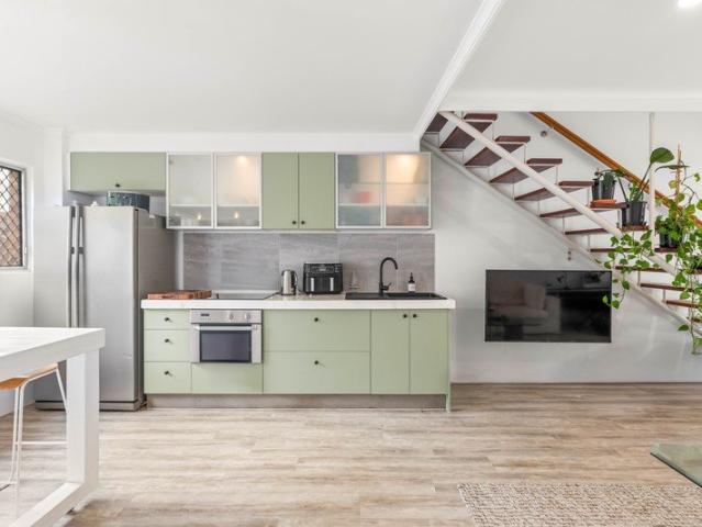 Prime location in Mermaid Beach